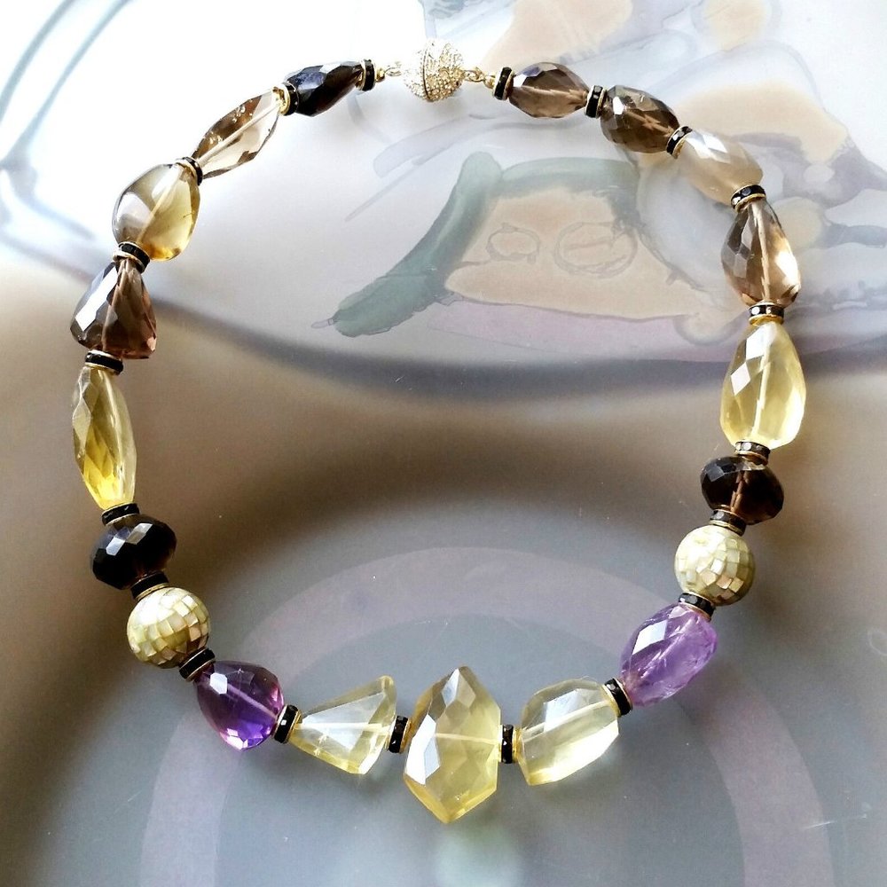High-quality Citrine Amethyst Smoky Topaz gemstones, Mother of Pearl necklace